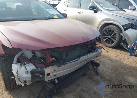 2021 Toyota Camry Xle Hybrid z USA, uszkodzony, nr VIN 4T1F31AK2MU548471